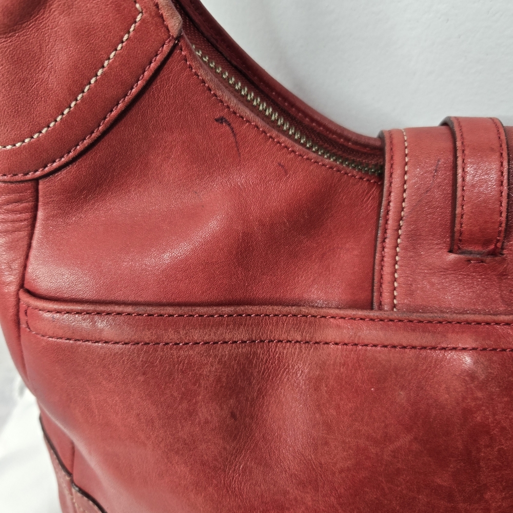 Coach Hobo Shoulder Bag, With Similar Models Identified As The Retro Hampton View 3